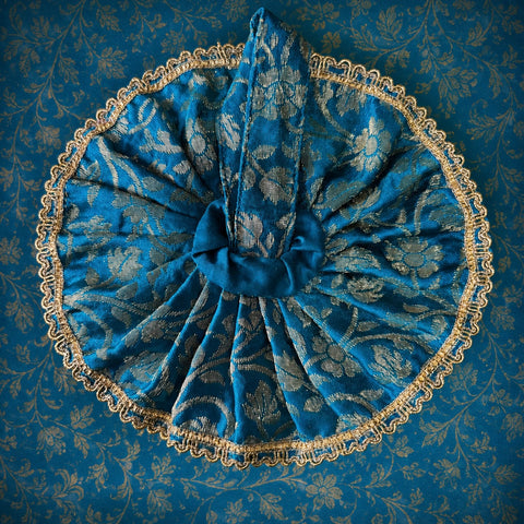 1,2 laddu Gopal bnarsi dress