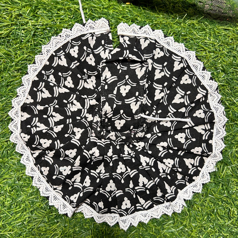 3,4 No. Laddu gopal dress black white