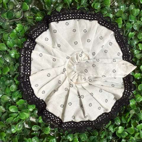 0,1,2 No. Laddu Gopal Dress white with black lace