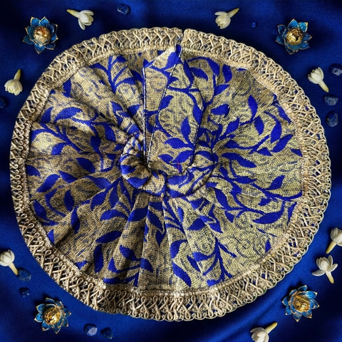 1,2 No laddu Gopal bnarsi dress